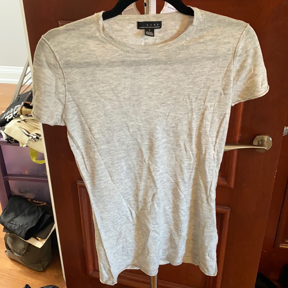 Grey tshirt